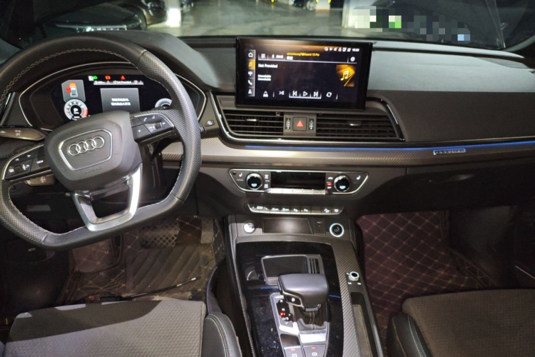 奥迪Q5L Sportback 2021款 45 TFSI 豪华型中控内饰12
