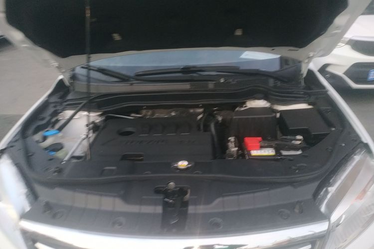 哈弗H6 2019款 运动版 1.5T 手动两驱精英型 国VI机舱底盘24