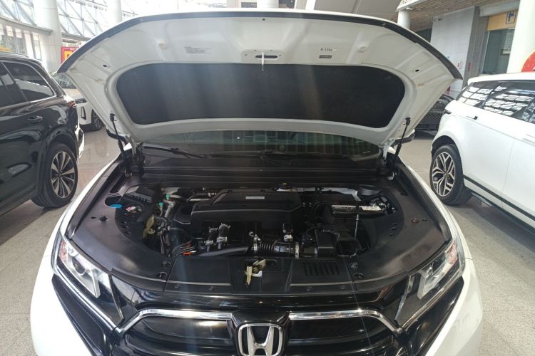 本田UR-V 2020款 240TURBO 两驱致悦版机舱底盘24