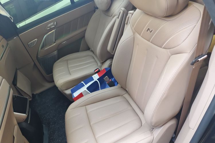 乐道L90 2025款 Ultra 六座版中控内饰21