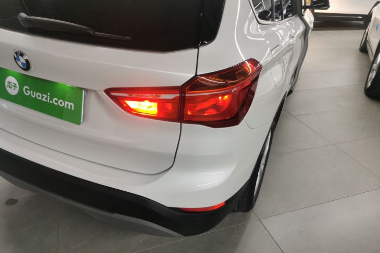 宝马X1 2018款 sDrive18Li 时尚型车身外观9