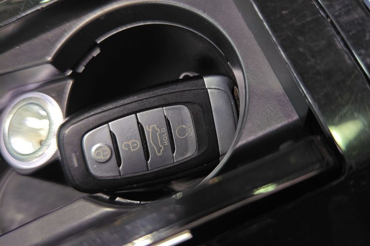 红旗H9 2020款 3.0T 智联旗畅版中控内饰11