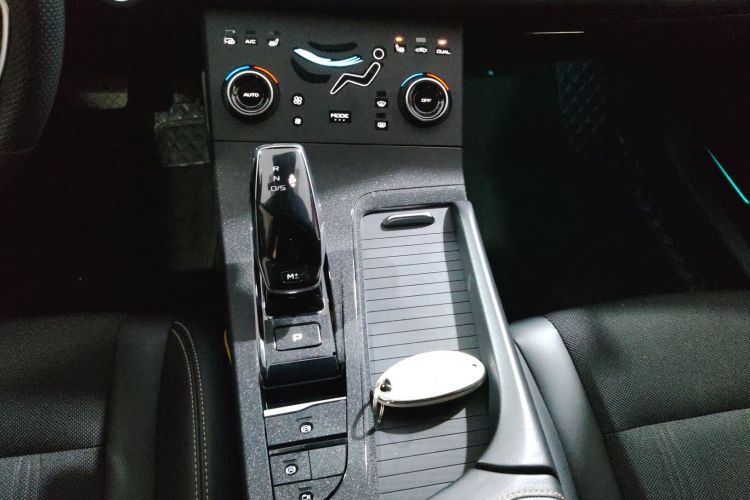 奔腾B70S 2022款 1.5T 智潮统帅中控内饰18