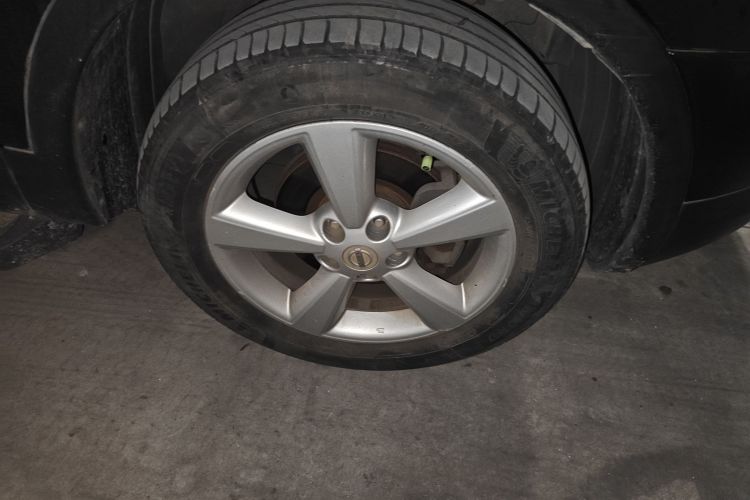 日产 逍客 2012款 2.0XV 雷 CVT 2WD车身外观6007