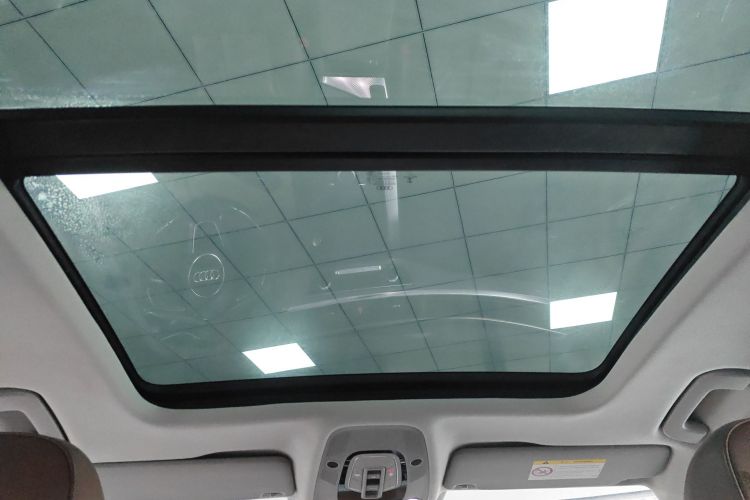 奥迪A4L 2017款 40 TFSI 时尚型中控内饰22