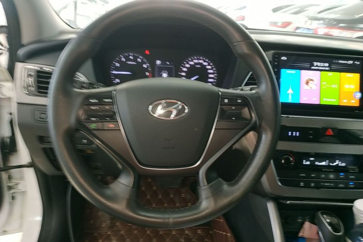 现代 索纳塔 2015款 2.0L GLS智能型中控内饰13