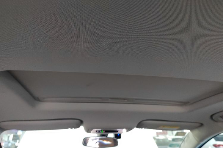 别克 君威 2019款 20T 精英型 国VI中控内饰22