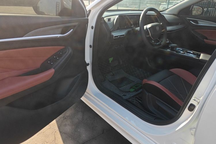 长安 逸动 2024款 PLUS 蓝鲸NE 1.4T GDI DCT高能版中控内饰20