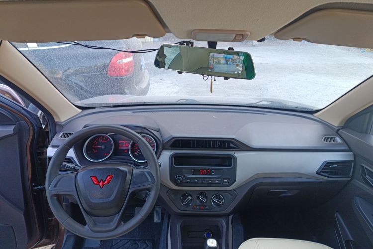 五菱汽车 五菱宏光 2021款 1.5L S标准型LAR中控内饰12