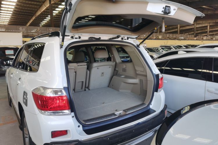 丰田 汉兰达 2012款 2.7L 两驱5座运动版机舱底盘23