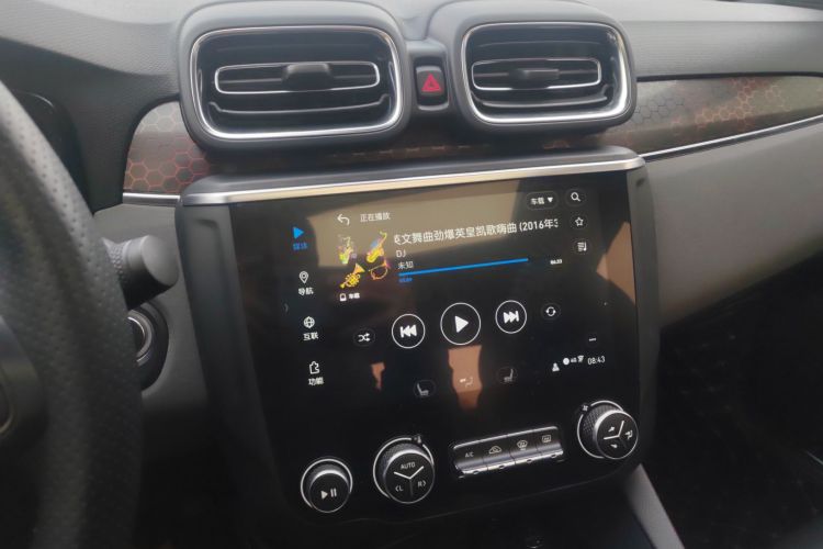 领克03 2019款 1.5TD DCT劲版 国VI中控内饰16