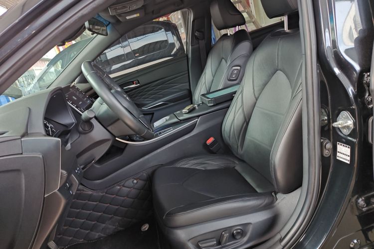 丰田 亚洲龙 2019款 双擎 2.5L XLE尊贵版 国VI局部细节19