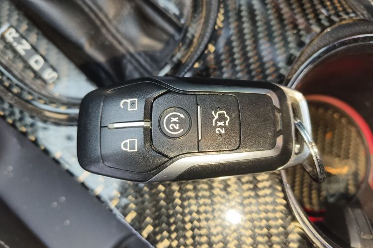 福特 Mustang 2017款 2.3T 性能版中控内饰11