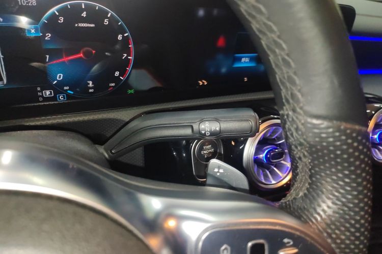 奔驰A级 2022款 改款二 A 200 L 运动轿车时尚型中控内饰18