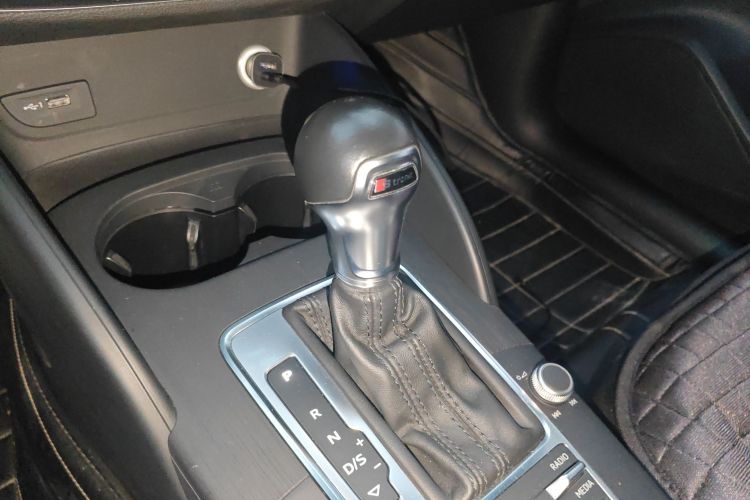 奥迪A3 2017款 Sportback 35 TFSI 运动型中控内饰18