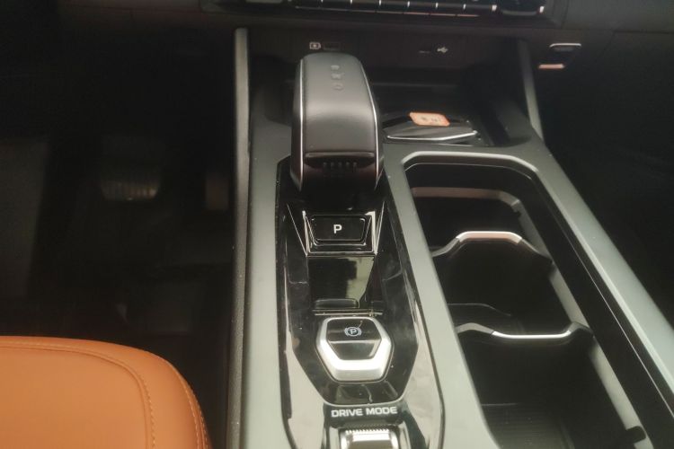 吉利汽车 豪越L 2024款 2.0T DCT旗舰型中控内饰18