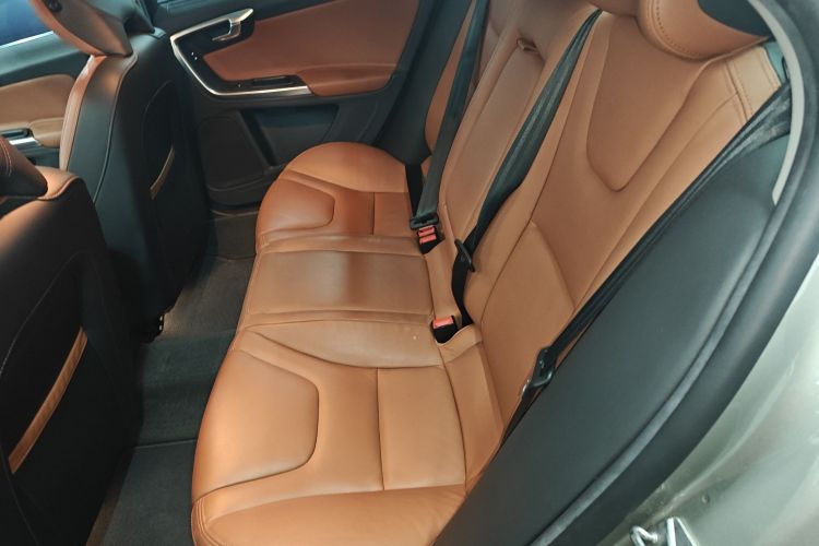 沃尔沃S60 2015款 S60L T5 智驭版中控内饰7004