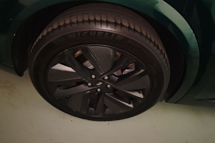 理想汽车 理想L9 2022款 Max车身外观6008