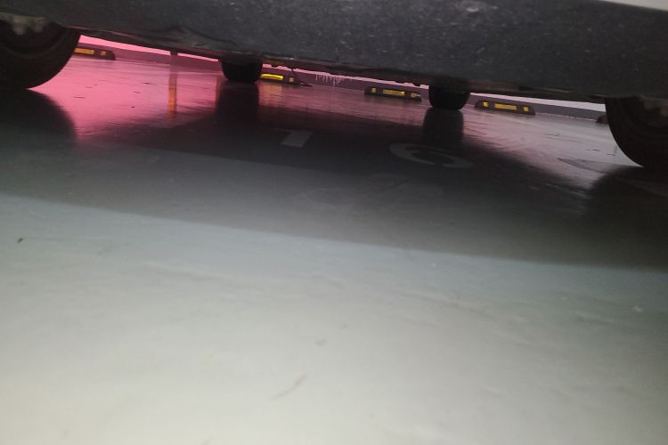 特斯拉 Model 3 2023款 后轮驱动版局部细节9008