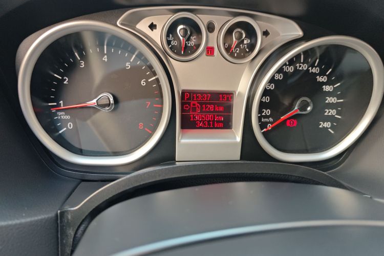 福特 福克斯 2013款 两厢经典 1.8L 自动基本型中控内饰15