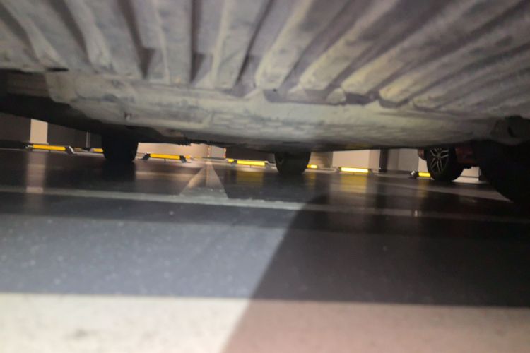 奔驰E级 2017款 E 200 L 运动型 4MATIC局部细节9008