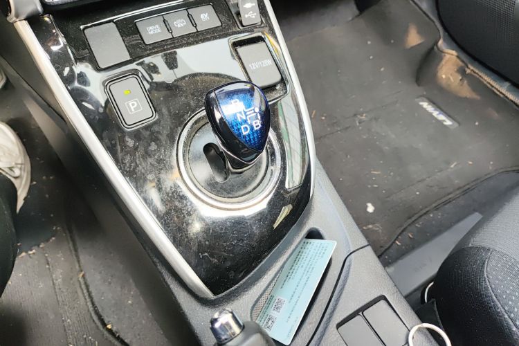 丰田 雷凌双擎E+ 2019款 1.8PH GS E-CVT精英天窗版中控内饰18