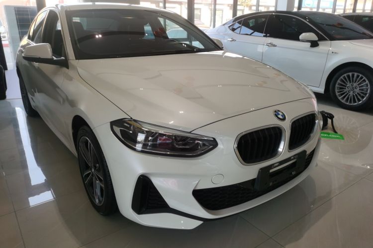 宝马1系 2021款 改款 120i M运动版车身外观6002