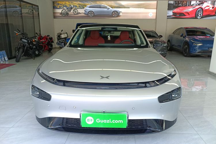 小鹏P7 2023款 P7i 702 Pro车身外观2