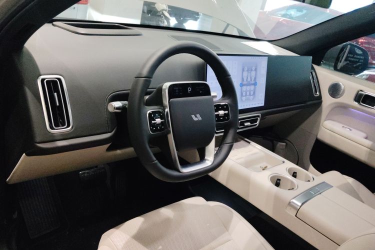 理想汽车 理想L6 2024款 Max中控内饰7002
