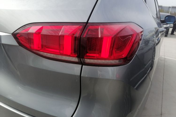 魏牌 VV6 2018款 2.0T 四驱旗舰型 国V车身外观6006