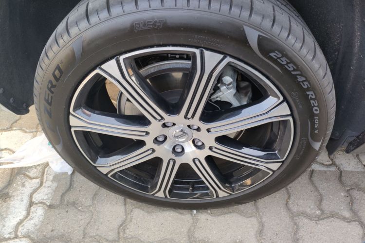 沃尔沃XC60新能源 2019款 T8 E驱混动 智尊豪华版 国V车身外观6002