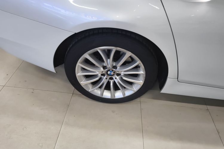 宝马5系 2017款 525Li 豪华设计套装车身外观6008