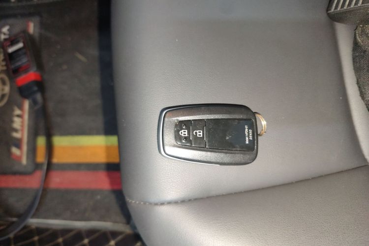 丰田 威兰达 2022款 2.0L CVT两驱都市版中控内饰11