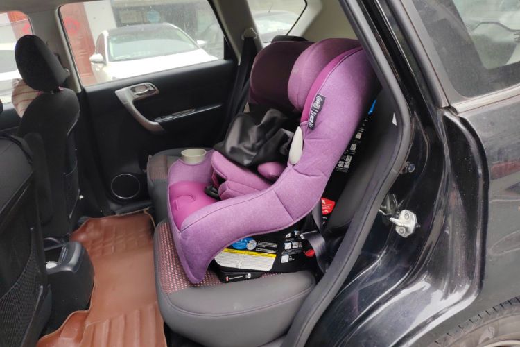 哈弗H6 2014款 升级版 2.0T 柴油 手动两驱都市型中控内饰21