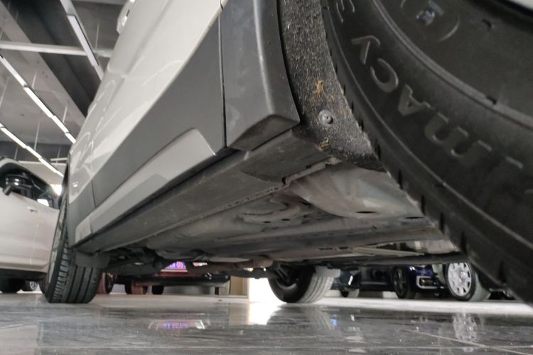 凯迪拉克XT4 2018款 28T 两驱领先型局部细节9001