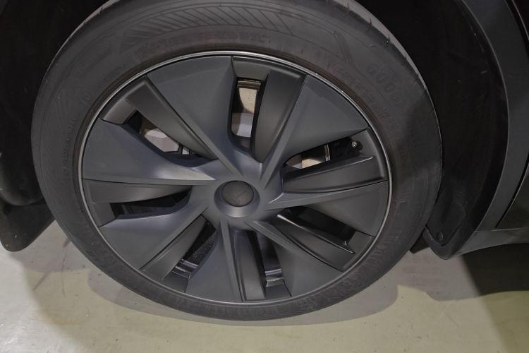 特斯拉 Model Y 2024款 后轮驱动版车身外观6008