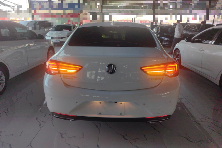 别克 君威 2022款 552T 智享型车身外观6