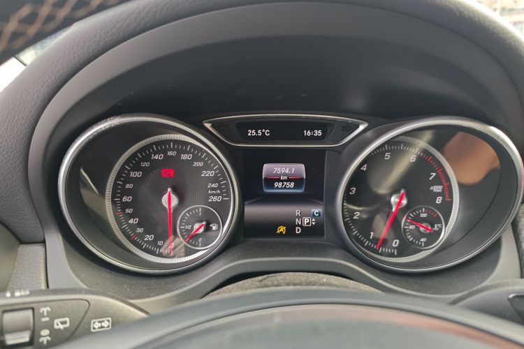 奔驰GLA 2017款 GLA 200 时尚型局部细节14