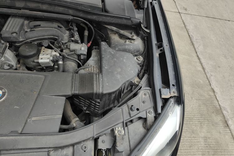 宝马X1 2013款 sDrive18i 时尚型局部细节9007