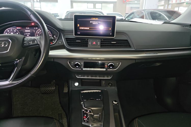 奥迪Q5L 2018款 45 TFSI 尊享时尚型 国VI中控内饰16
