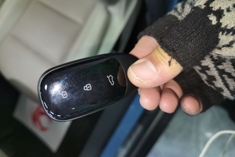 理想汽车 理想ONE 2021款 增程6座版中控内饰11