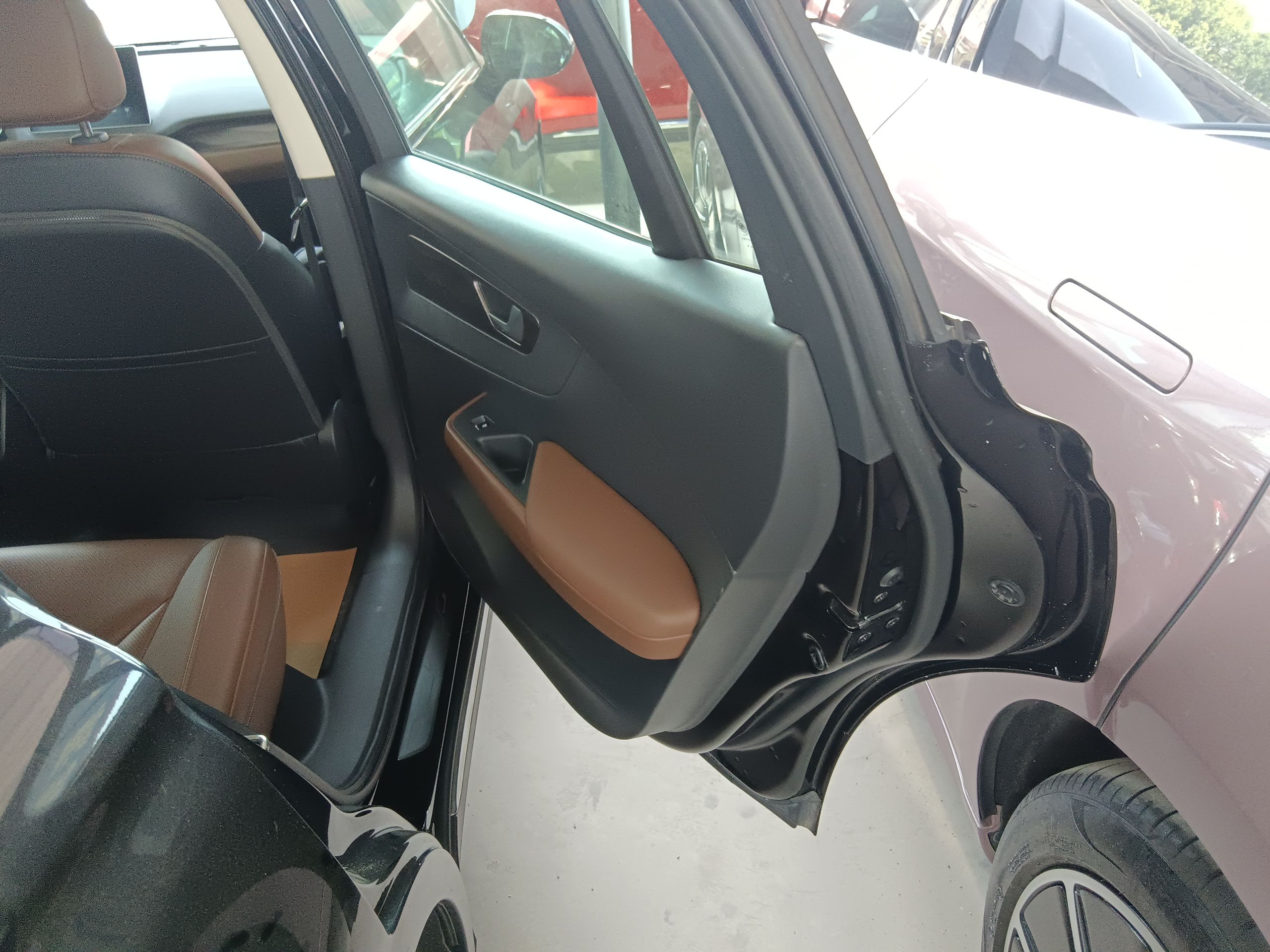 红旗E-QM5 2021款 充电 T3版 4座