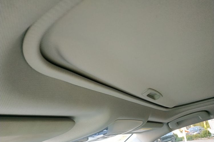 丰田 威兰达 2020款 双擎 2.5L E-CVT两驱豪华版局部细节22