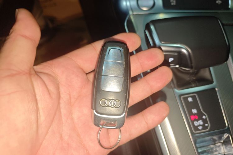 奥迪A6L 2020款 40 TFSI 豪华致雅型中控内饰7001