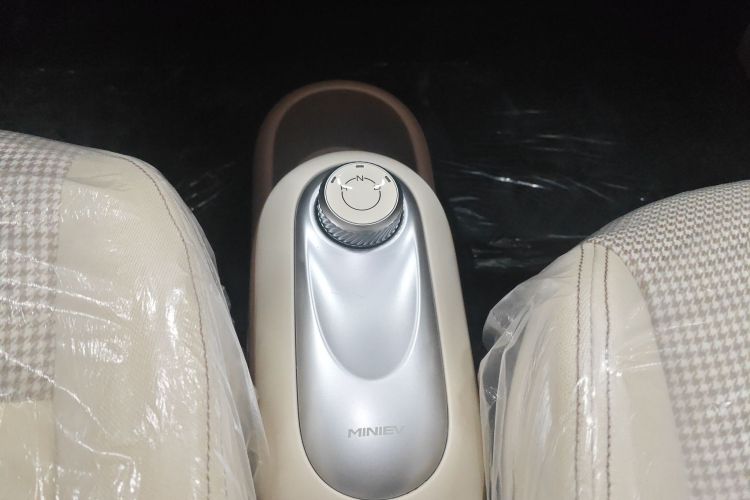 五菱汽车 宏光MINIEV 2025款 四门版 进阶款中控内饰18