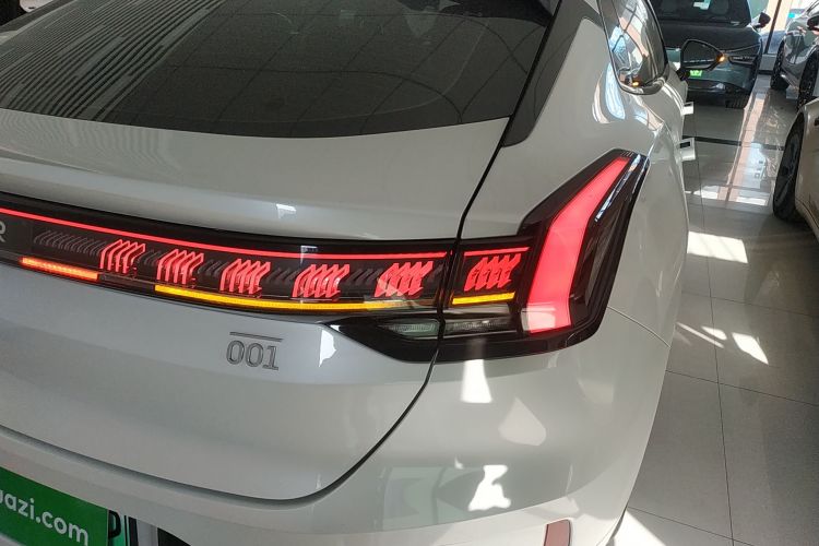 极氪001 2022款 超长续航单电机 WE版车身外观6006