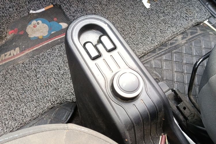 五菱汽车 宏光MINIEV 2020款 自在款 三元锂中控内饰18