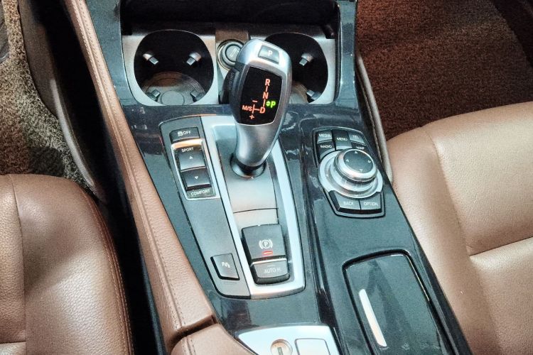 宝马5系 2014款 520Li 典雅型中控内饰18