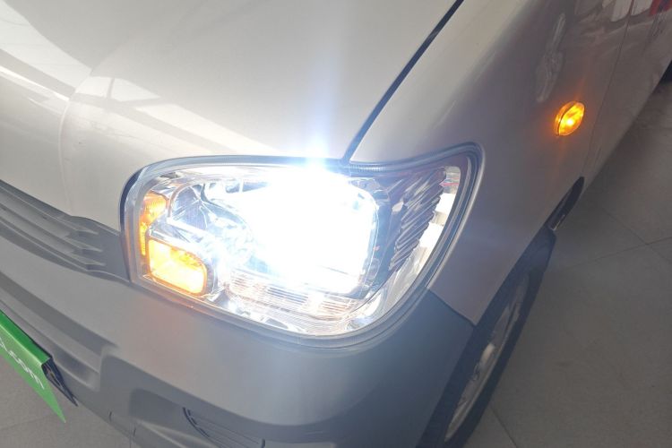 五菱汽车 五菱之光 2023款 1.5L 实用型 5/7座局部细节36