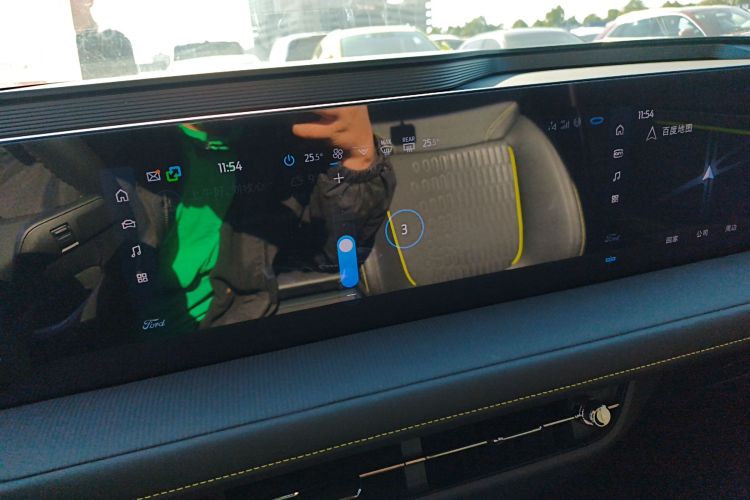 福特 蒙迪欧 2025款 2.0T EcoBoost E 混动 运动版中控内饰16